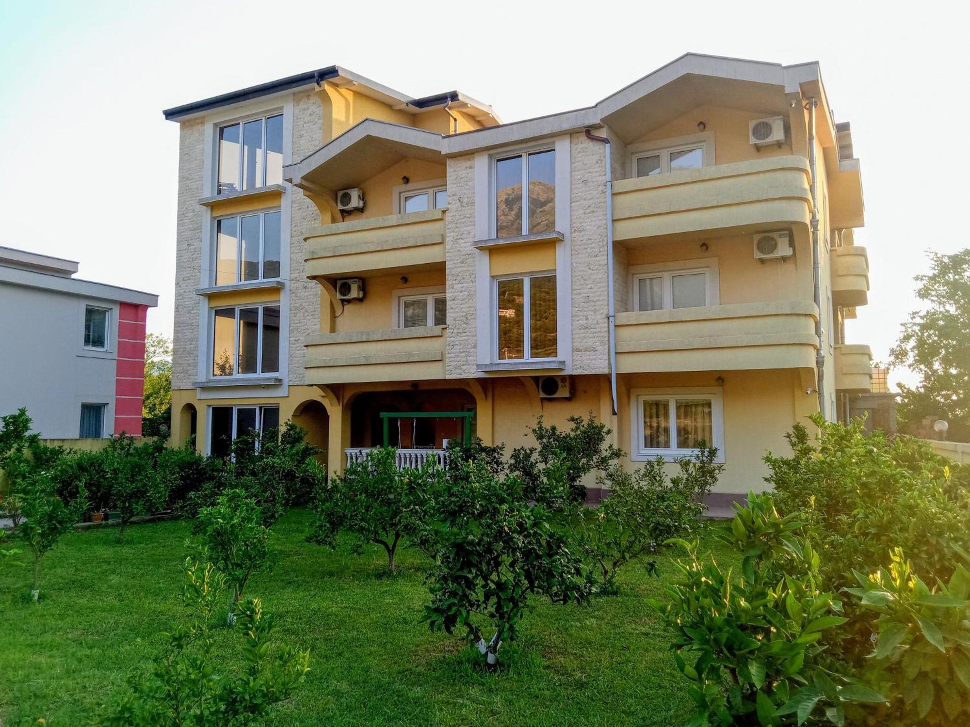Apartments Old Olive Бар Екстериор снимка