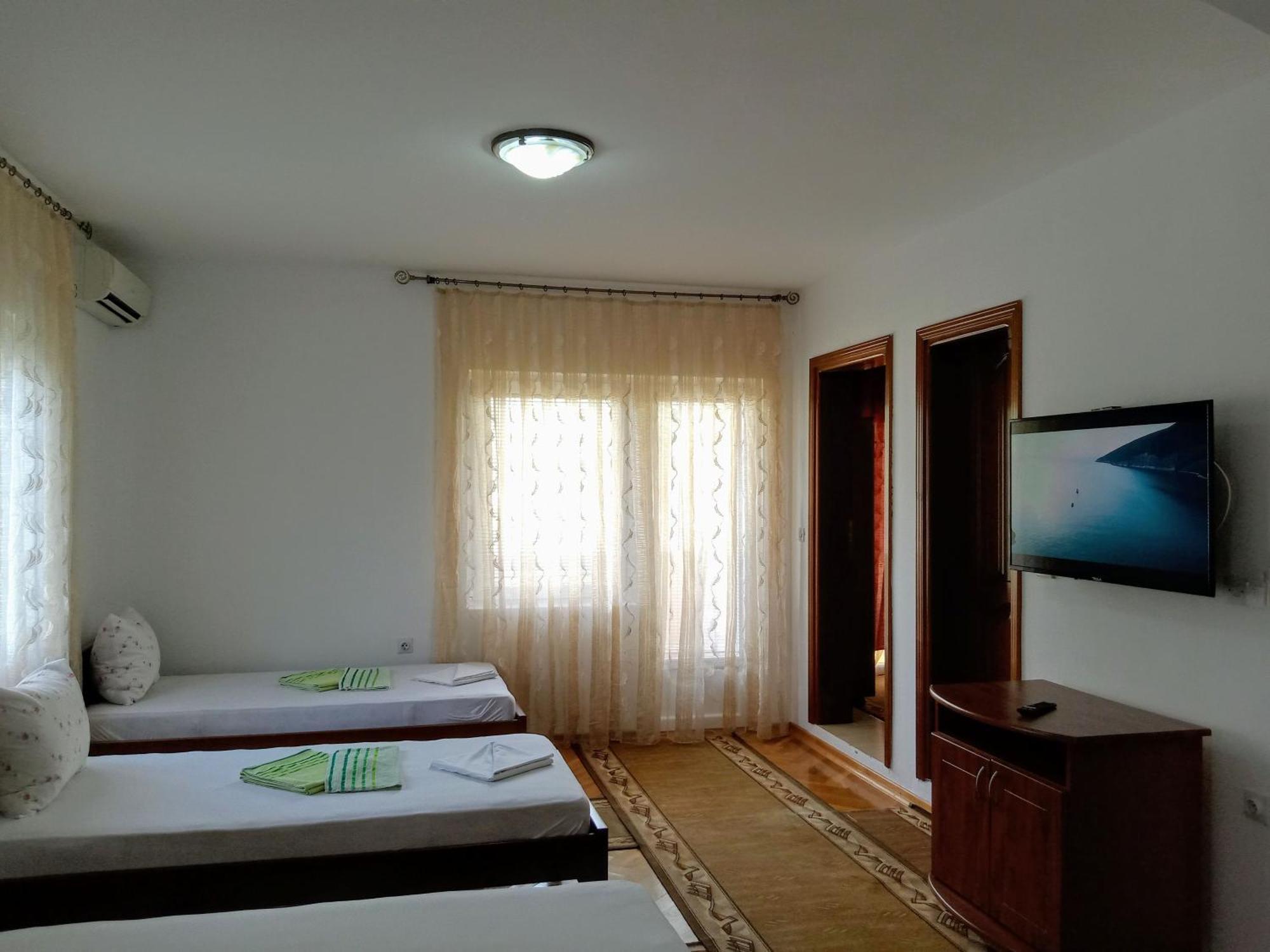 Apartments Old Olive Бар Екстериор снимка